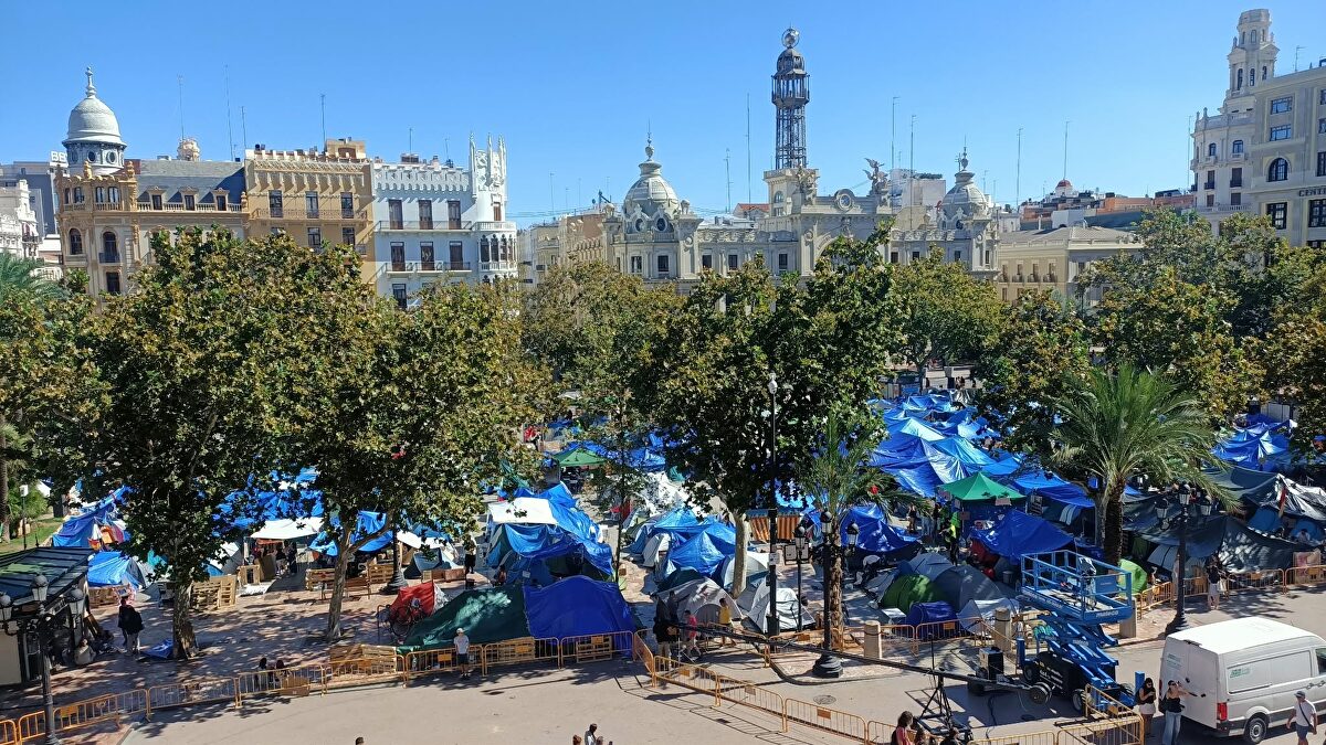 El Gobierno obliga a suspender la mascletá del 9 de Octubre por la acampada en Valencia