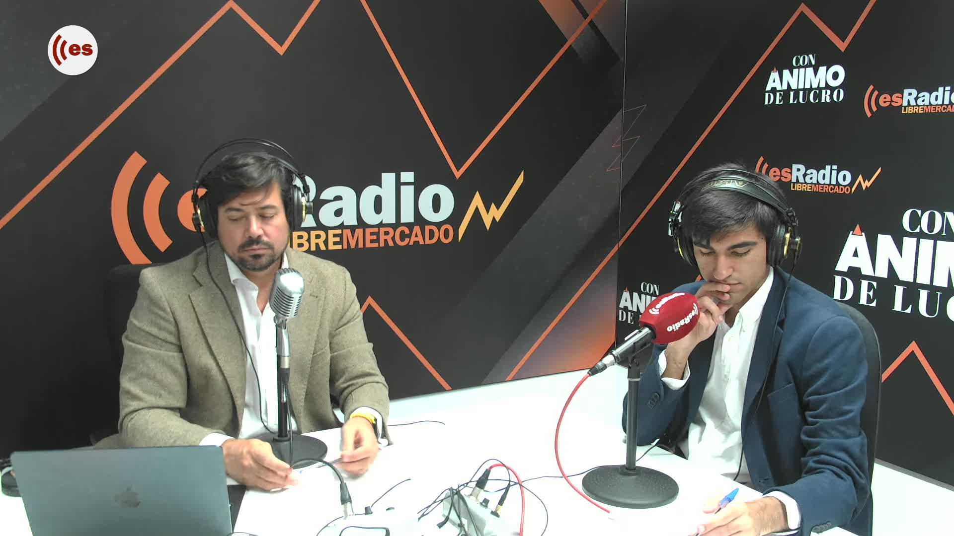 Inseguridad jurídica y trabas burocráticas: así ha dinamitado Sánchez la vivienda