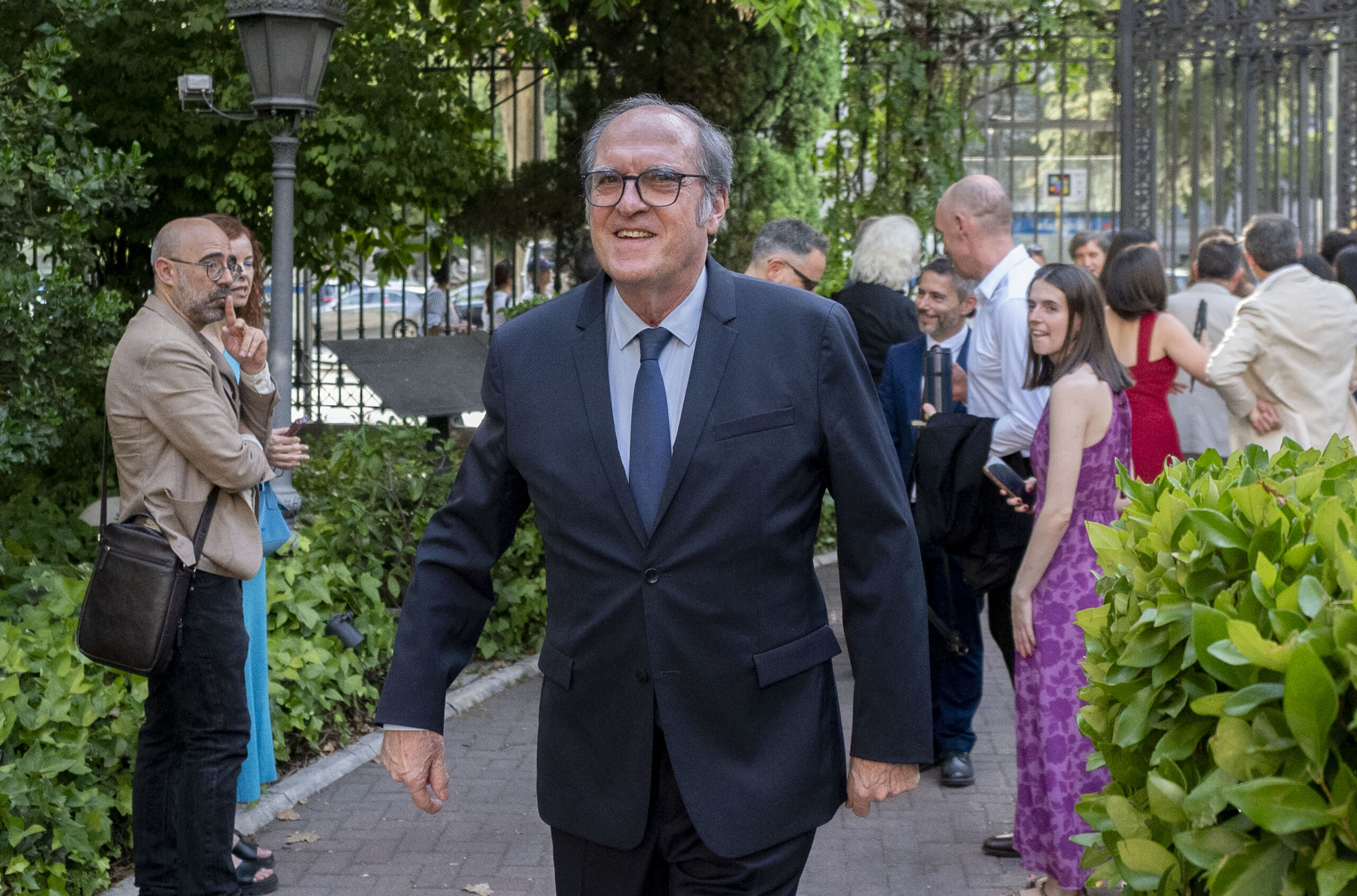 Los letrados del Constitucional se posicionan en contra del recurso del Defensor del Pueblo por la Ley de Nietos