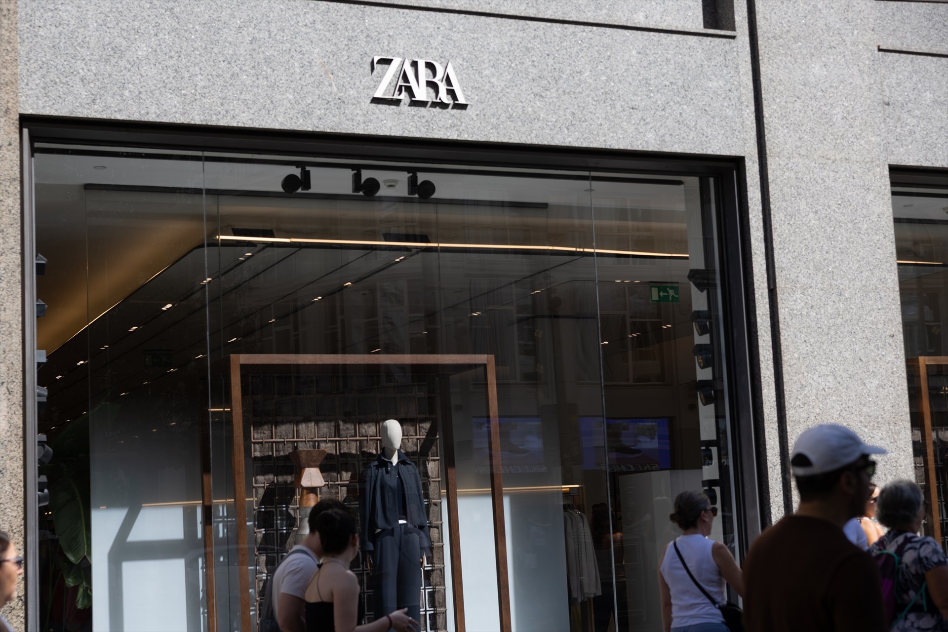Inditex frena el registro de una marca belga de moda en Europa por su parecido con Zara