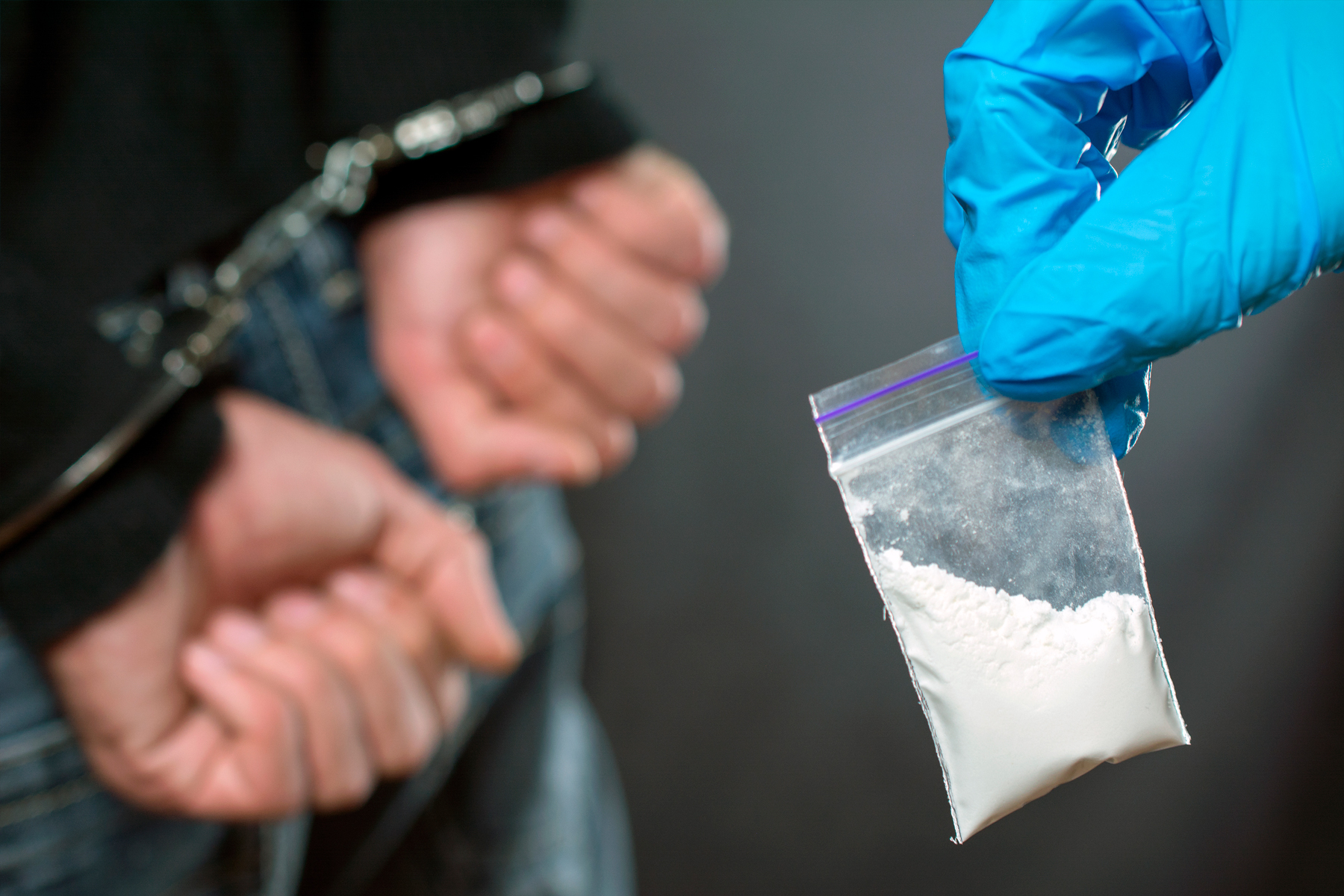 Ingresa en el hospital por un brote psicótico y acaba en prisión al hallar 347 gramos de cocaína en su casa