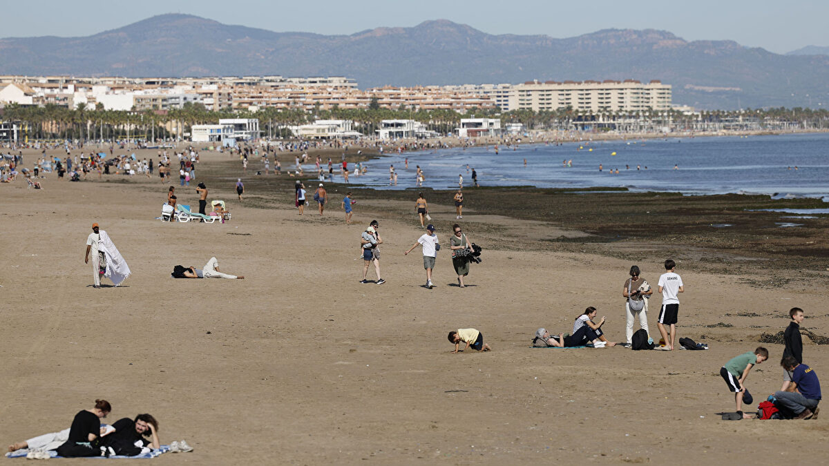 La estabilidad se impone en España con temperaturas al alza y calima persistente en Canarias