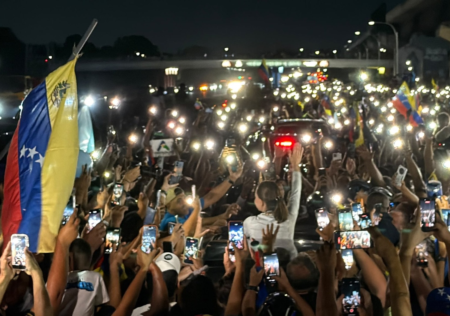 Venezuela se echa a la calle para recibir a María Corina Machado