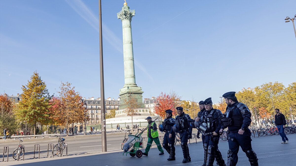 Francia moviliza a 70.000 agentes contra el vandalismo