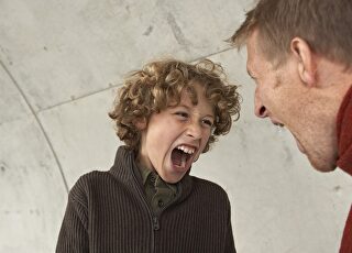 padre-hijo-discuten.jpg