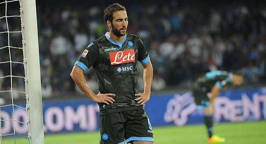 higuain-napoles-260913.jpg