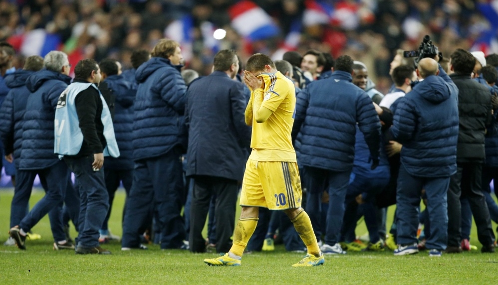 El defensa Rakitskiy, desolado tras la eliminación ante Francia en la repesca mundialista. | Cordon Press